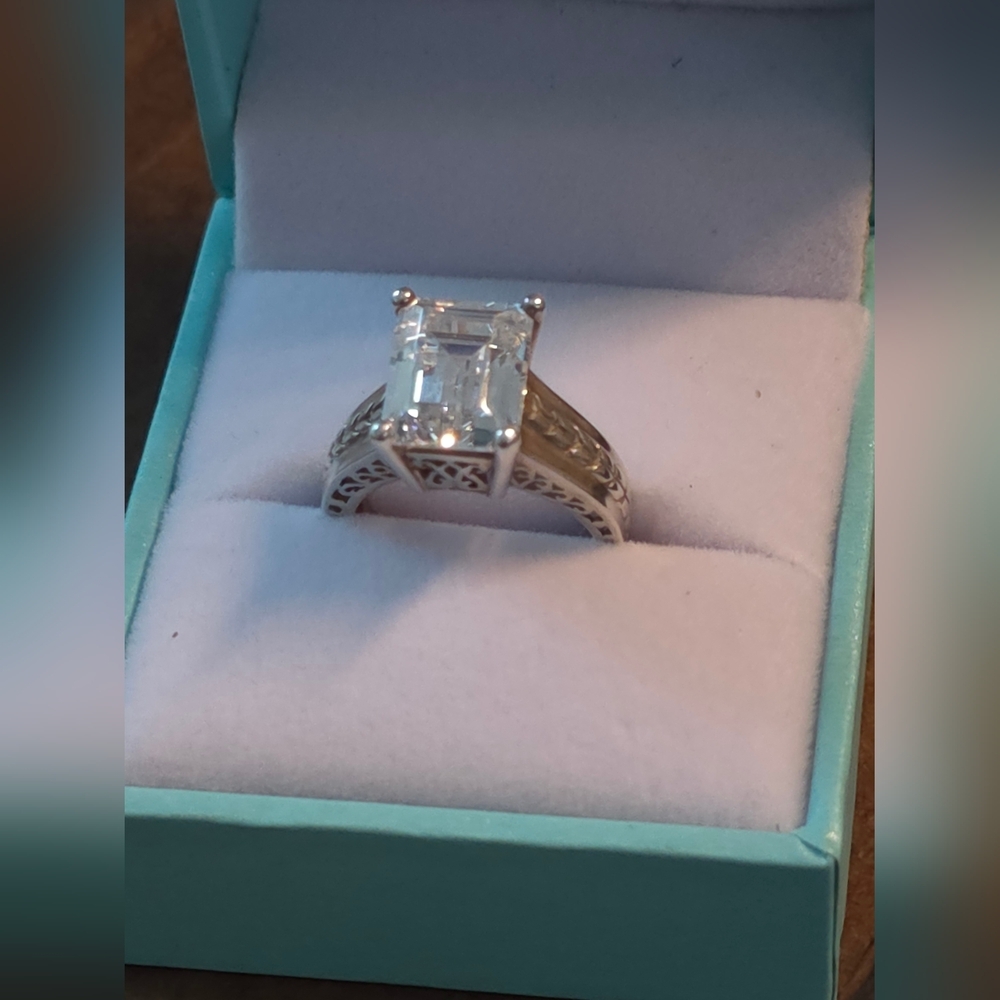 3 CT WHITE TOPAZ, STERLING SILVER 925 SOLITAIRE RING SZ 4 COMES WITH BOX SHOWN - Picture 2 of 7